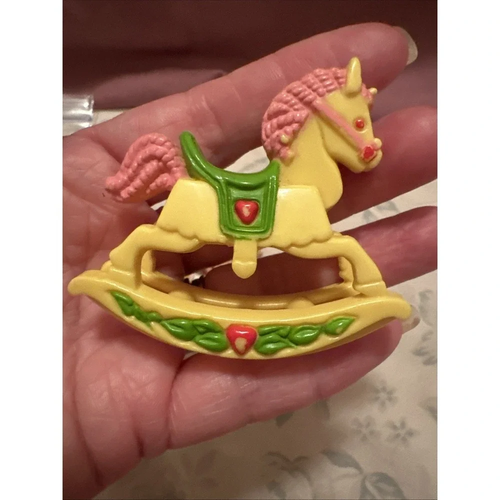 1983 Kenner Strawberry Shortcake on Rockin' Horse Strawberryland Miniatures